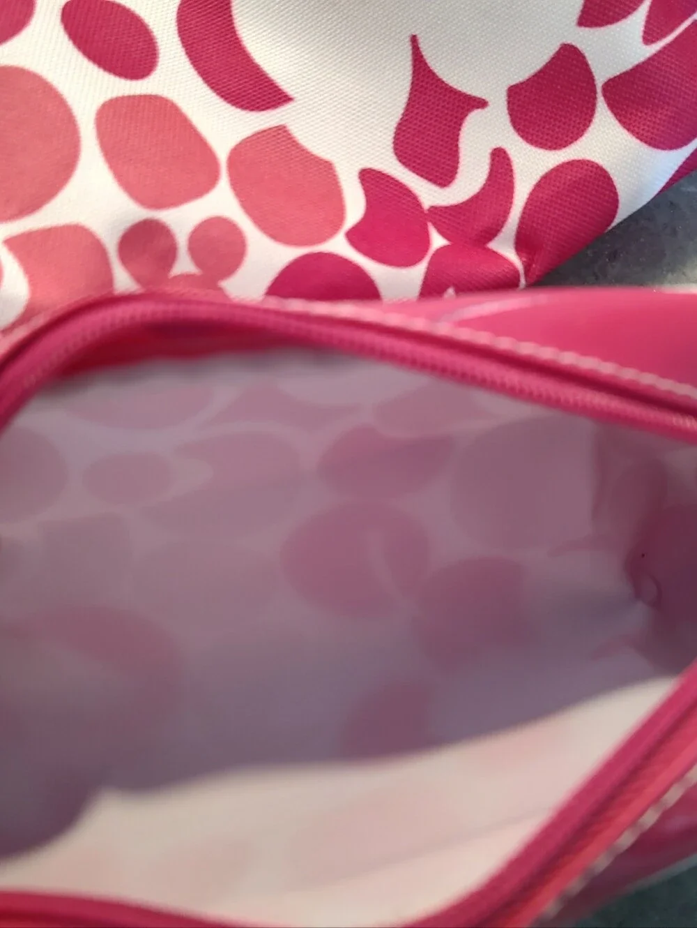 Clinique two make up cases like new pink/white